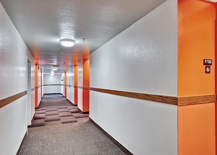 Hotel 6-glenview, Il - Chicago North 4*